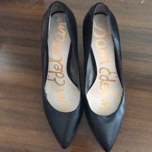 Sam Edelman black pointed heels